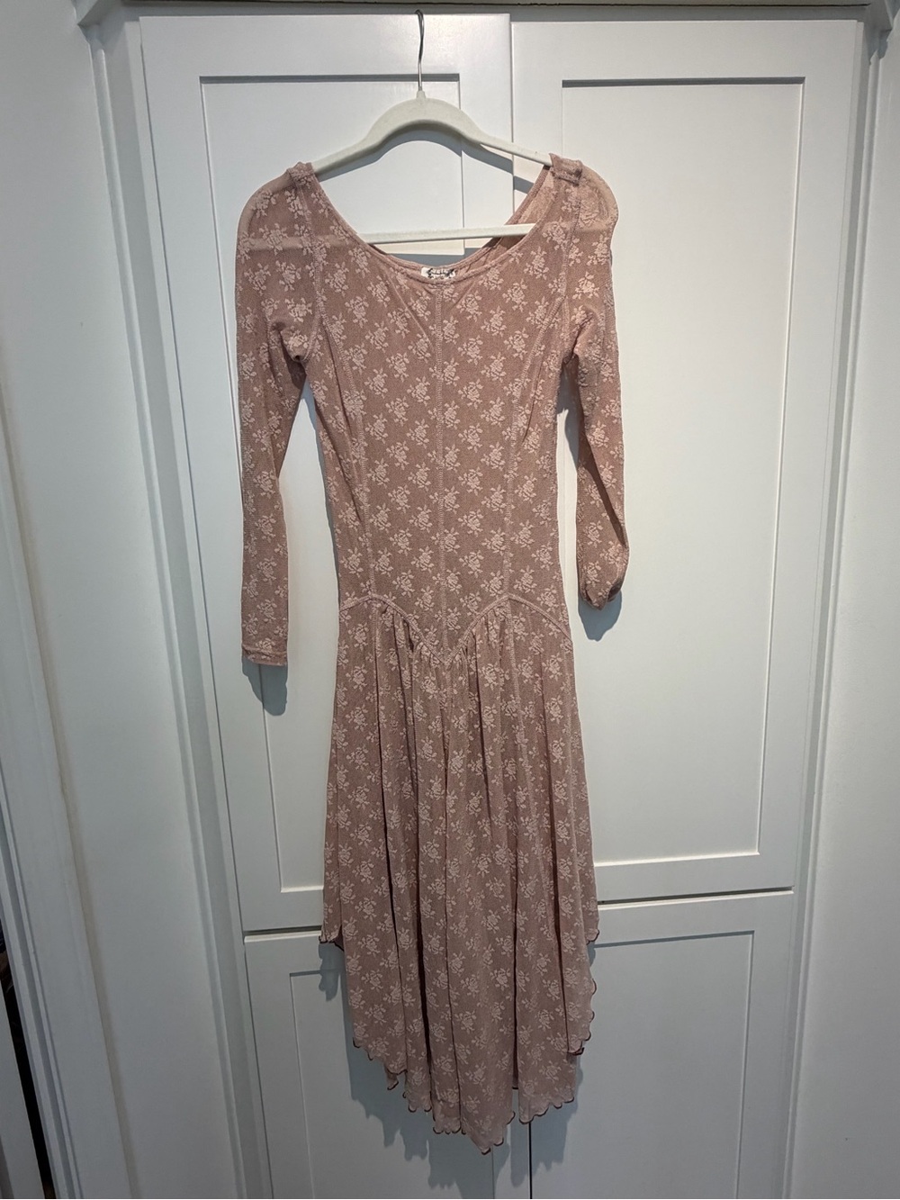 Free People Dial For Drama Slip in blush pink - Picture 2 of 5